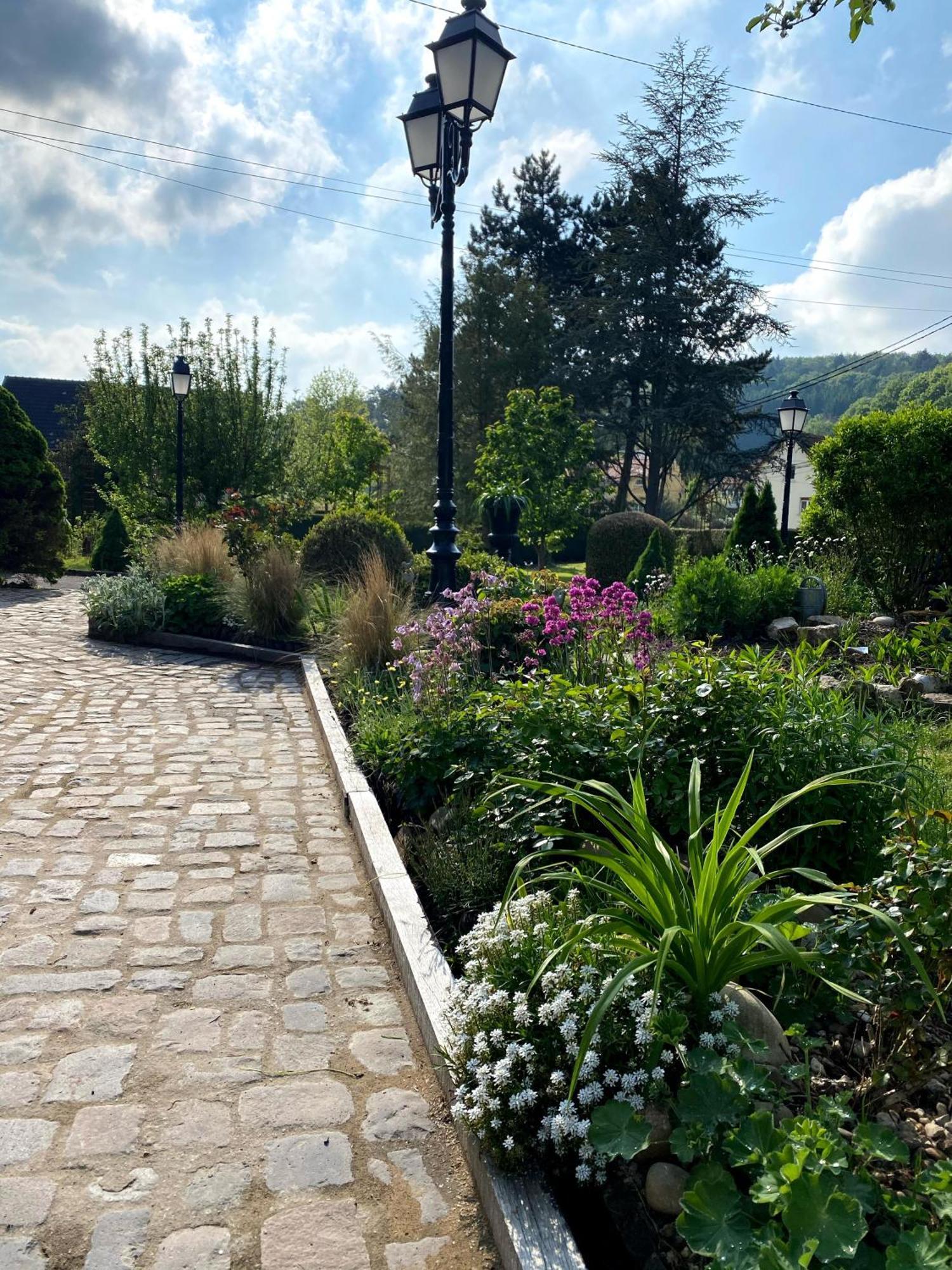 Logis Hotel Domaine Du Moulin Saint-Avold Esterno foto