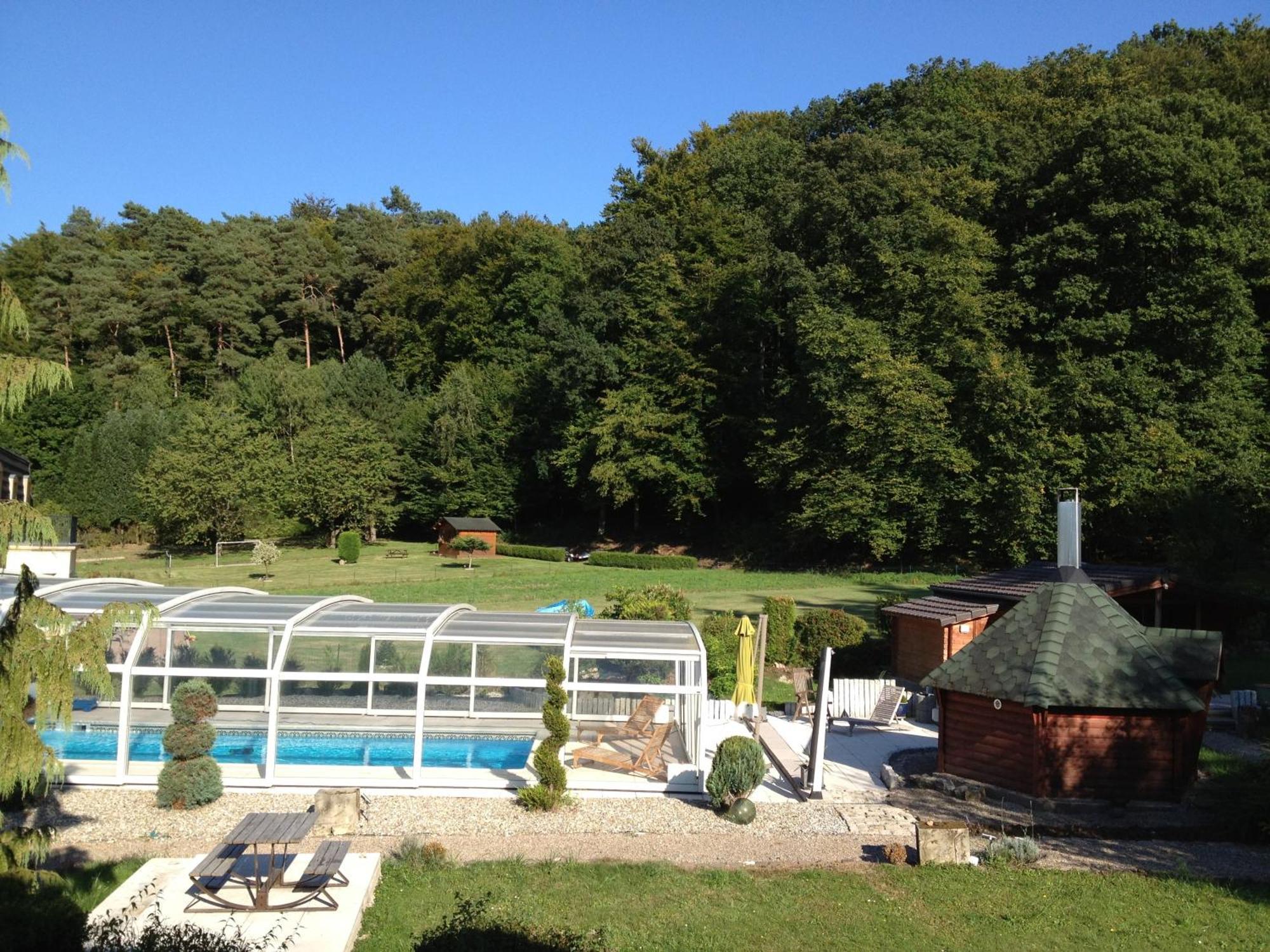 Logis Hotel Domaine Du Moulin Saint-Avold Esterno foto
